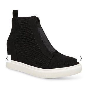 Hidden wedge sneakers! Black. Size 9.